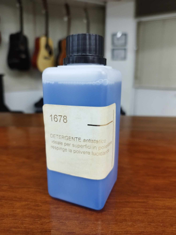 DETERGENTE ANTISTATICO