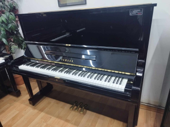 Πιάνο όρθιο YAMAHA U3M.