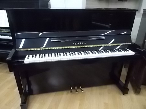 Πιάνο όρθιο YAMAHA E121T.