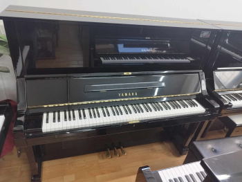 Πιάνο όρθιο YAMAHA UX.