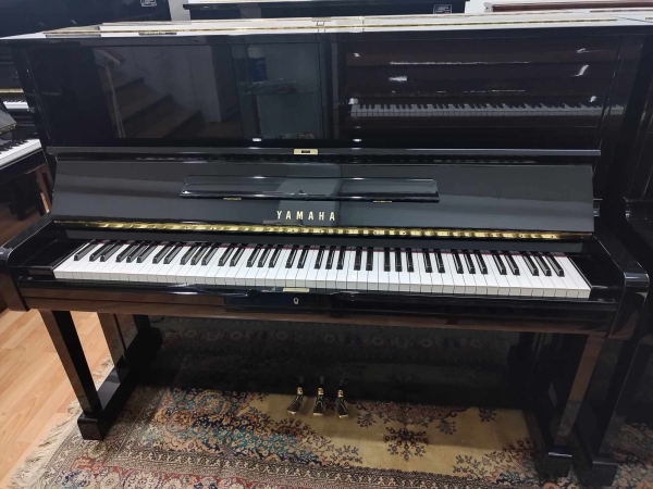 Πιάνο όρθιο YAMAHA U1F.